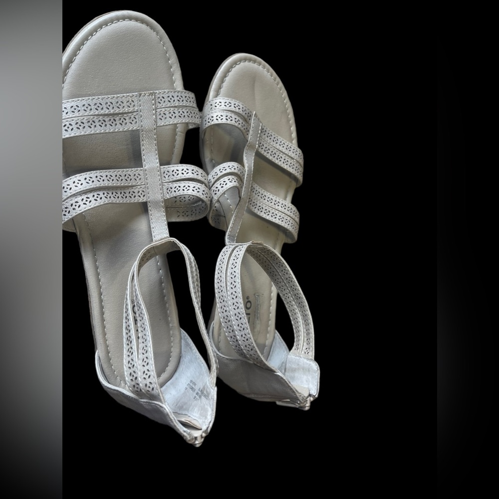 Rialto Sandals Size 11M